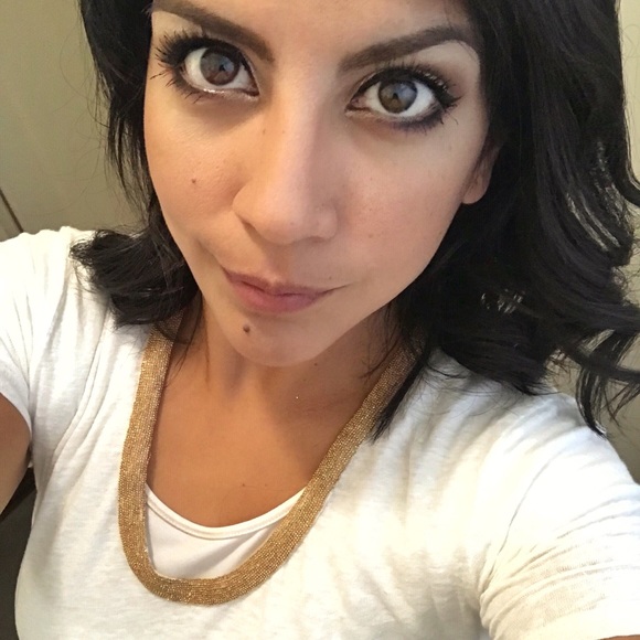 Meet your Posher, Cynthia - Picture 1 of 1